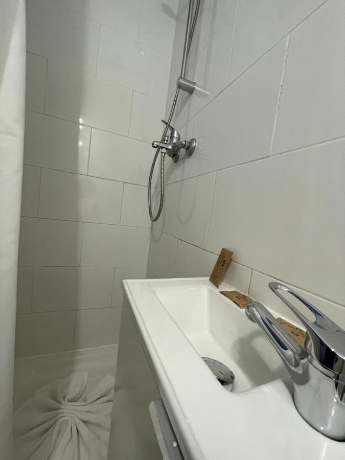 Hotel Central Сен Дени Екстериор снимка
